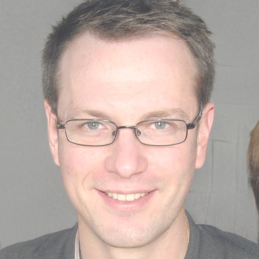 Internationaler Student bei erfolgreicher Finanzberatung